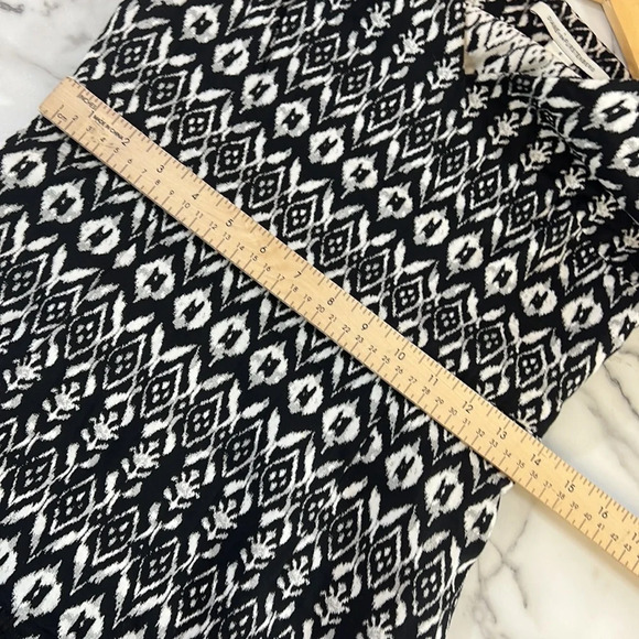 Diane von Furstenberg Trisha Sheath Dress Womens Size 6 Black White Ikat Geo Zip - Picture 13 of 16